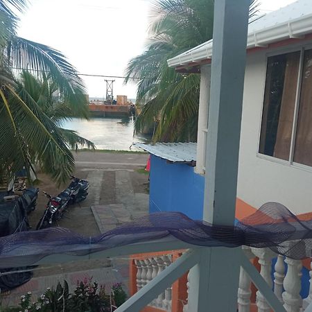 Posada Valerie Hotel Archibolds Ngoại thất bức ảnh