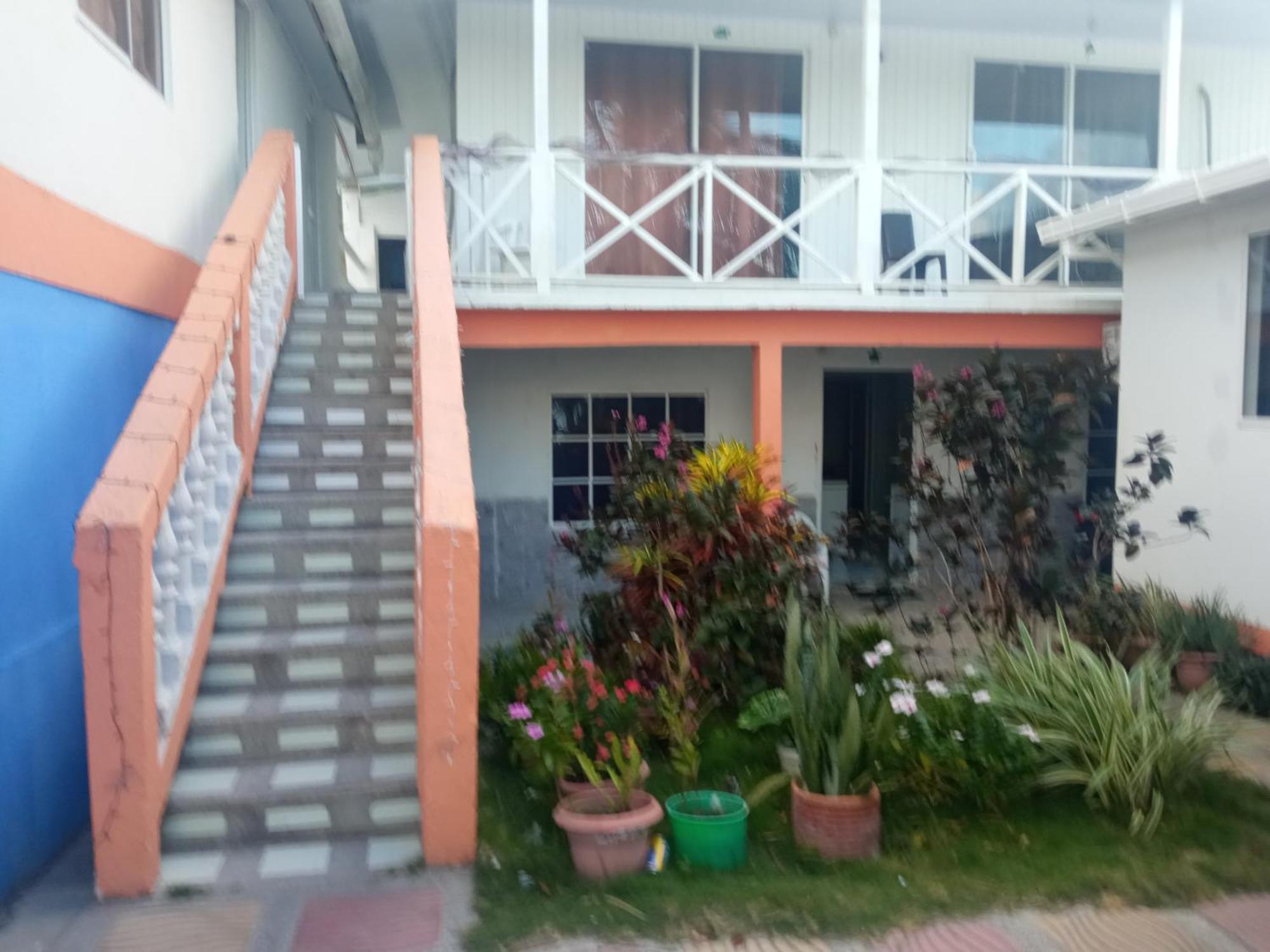 Posada Valerie Hotel Archibolds Ngoại thất bức ảnh