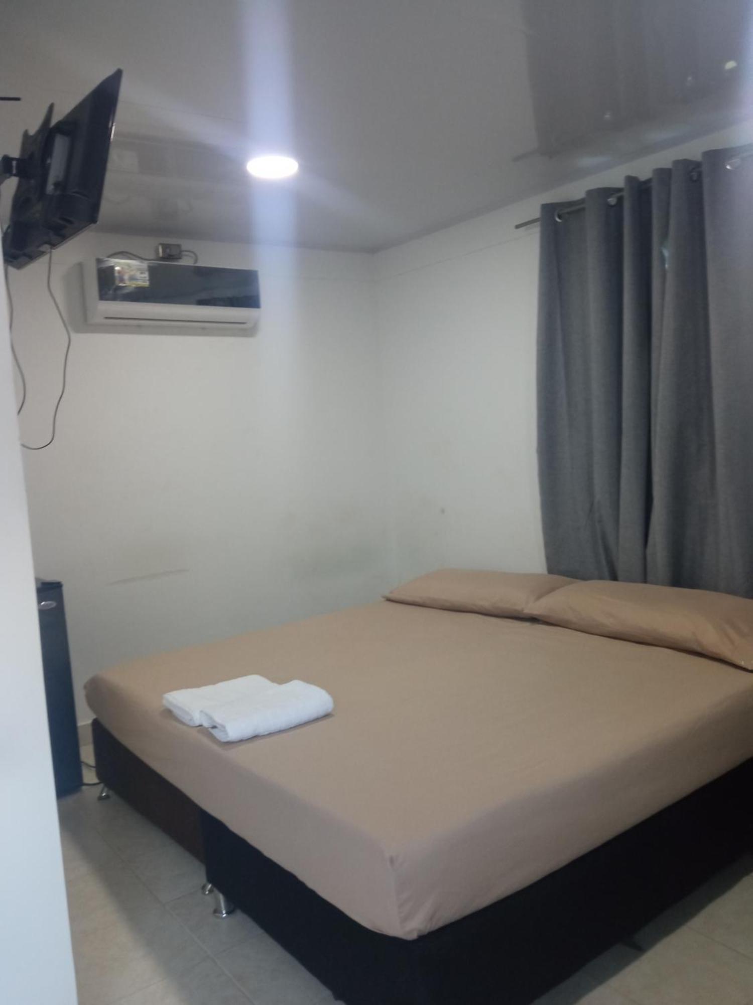 Posada Valerie Hotel Archibolds Ngoại thất bức ảnh