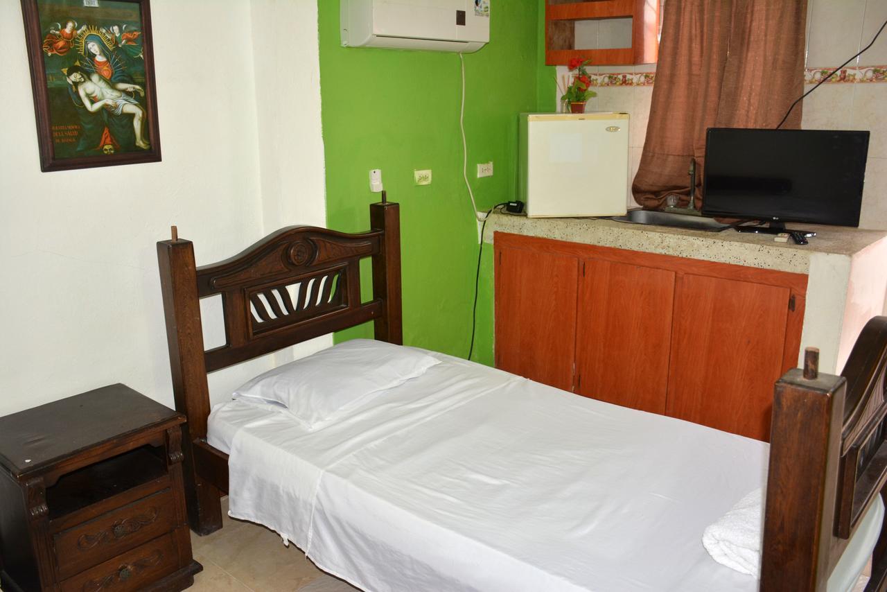 Posada Valerie Hotel Archibolds Ngoại thất bức ảnh