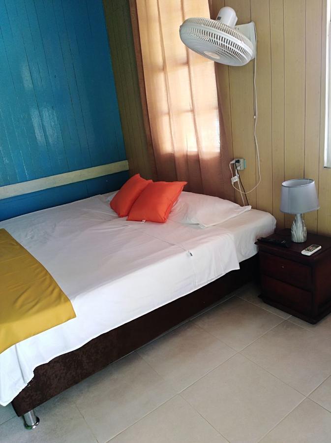 Posada Valerie Hotel Archibolds Ngoại thất bức ảnh