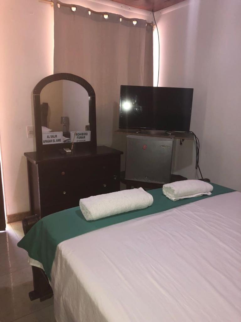 Posada Valerie Hotel Archibolds Ngoại thất bức ảnh