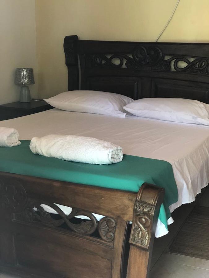 Posada Valerie Hotel Archibolds Ngoại thất bức ảnh